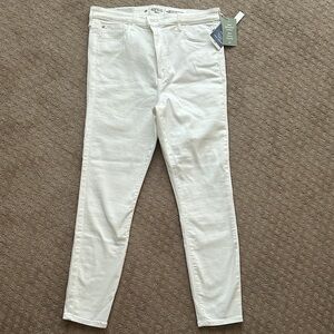 White Jeans. NWT
